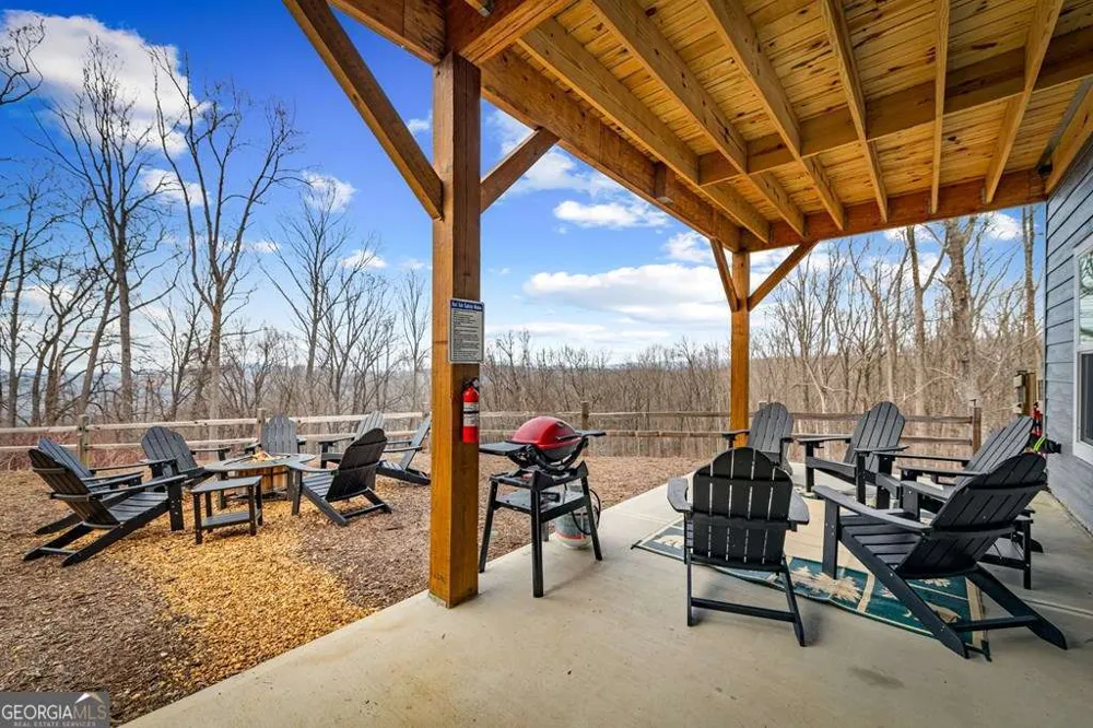 1016 Twisted Oak RD Talking Rock, GA 30175