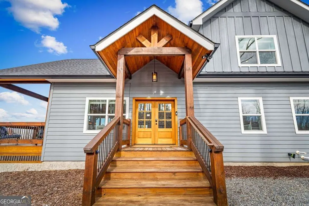 1016 Twisted Oak RD Talking Rock, GA 30175