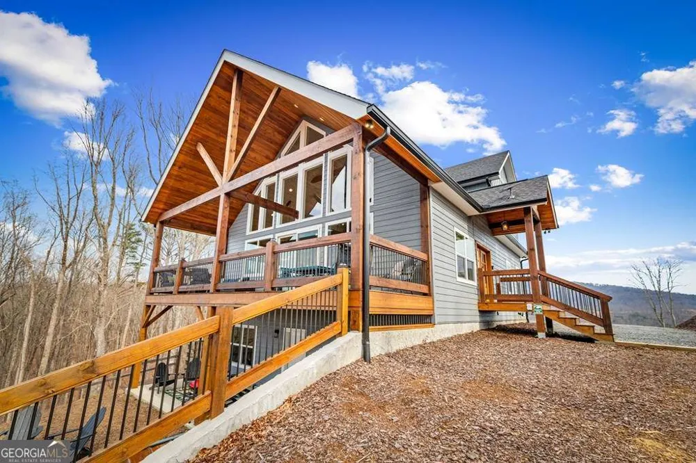 1016 Twisted Oak RD Talking Rock, GA 30175