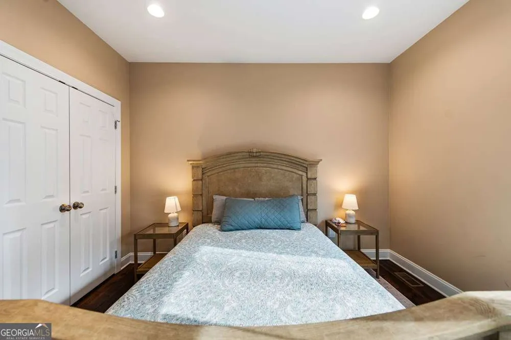 1016 Twisted Oak RD Talking Rock, GA 30175