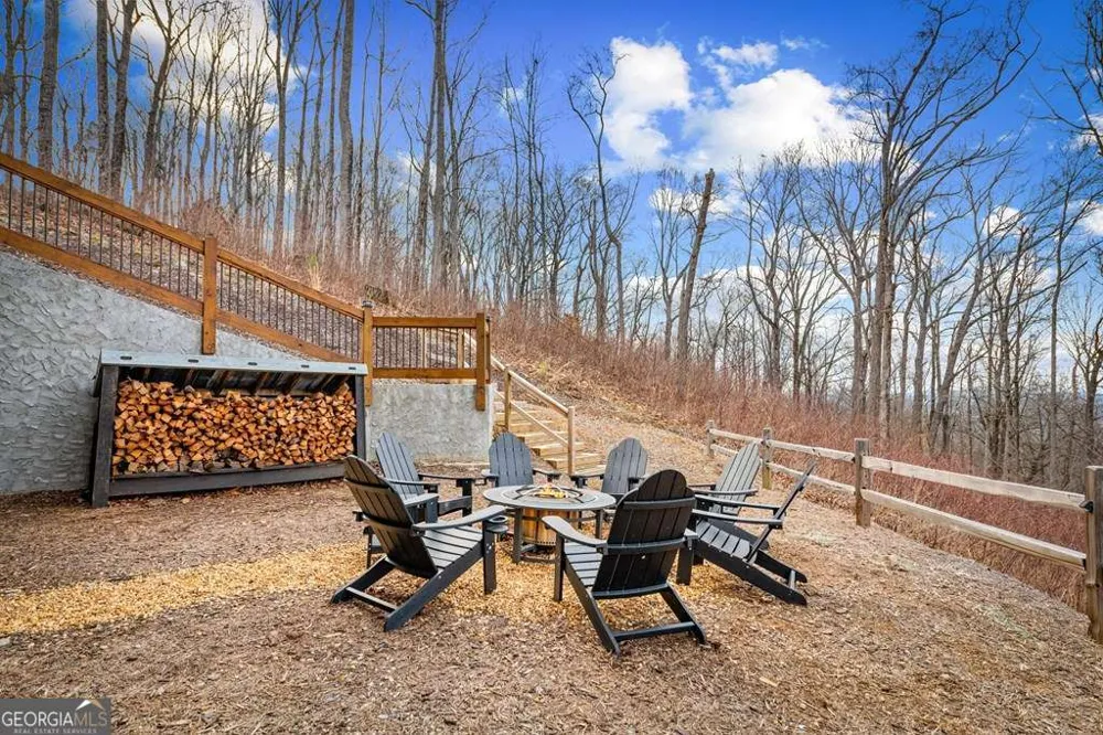 1016 Twisted Oak RD Talking Rock, GA 30175
