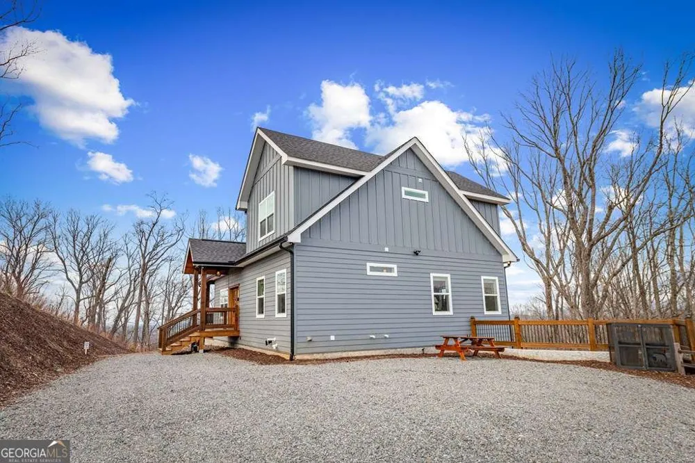 1016 Twisted Oak RD Talking Rock, GA 30175