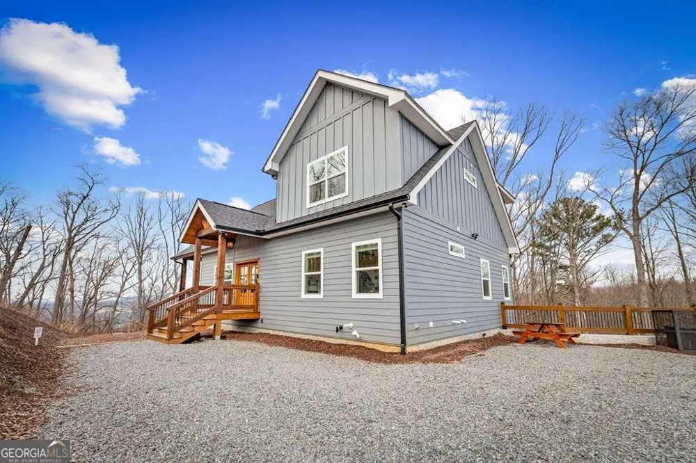 1016 Twisted Oak RD Talking Rock, GA 30175