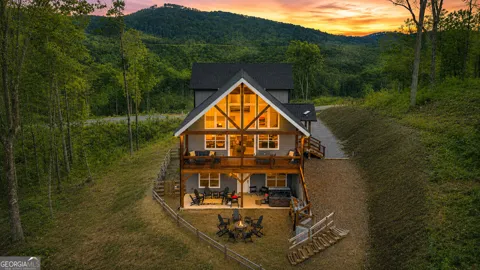 1016 Twisted Oak RD