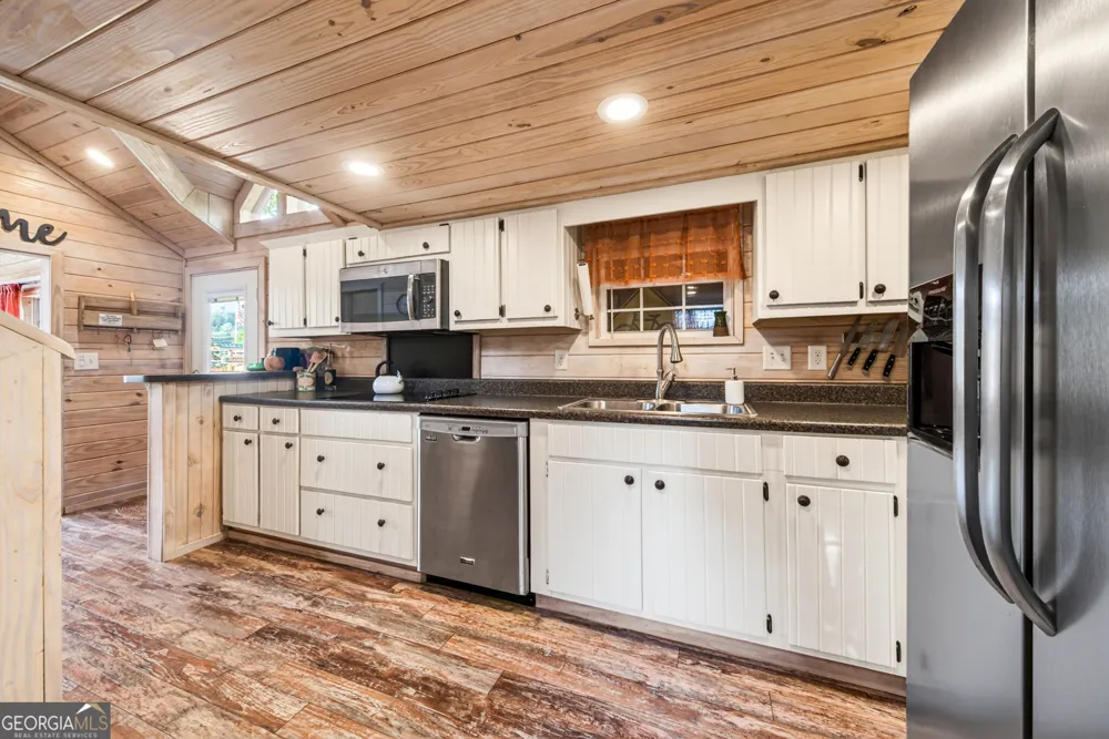 664 River Vista DR Dillard, GA 30537