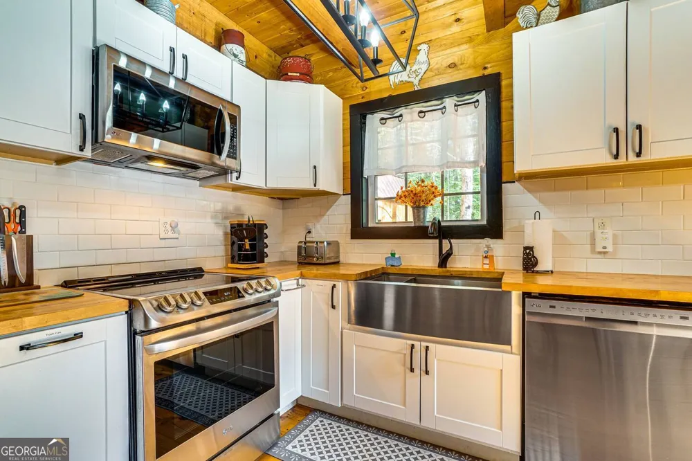 106 Brookwood LN Clarkesville, GA 30523