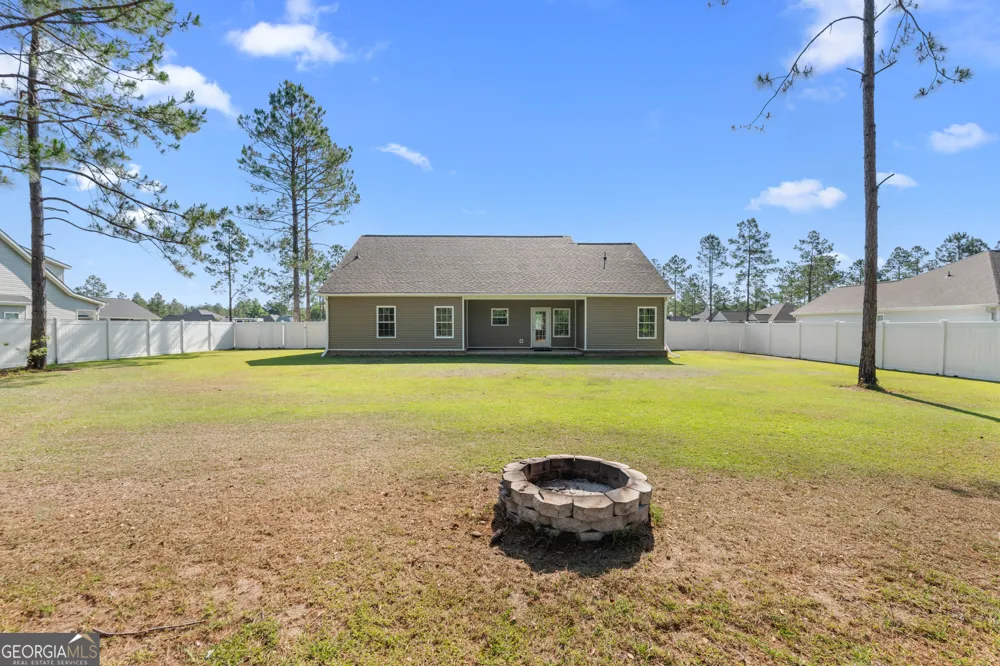 309 Tallulah BND Ellabell, GA 31308