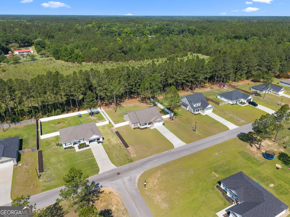 309 Tallulah BND Ellabell, GA 31308