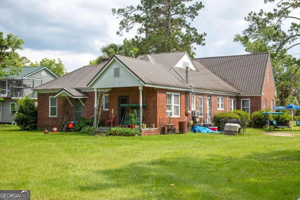 199 Anthony ST Baxley, GA 31513