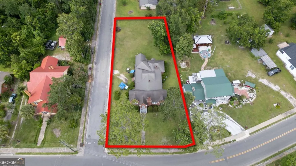 199 Anthony ST Baxley, GA 31513