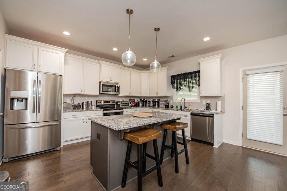 125 Amberley CT Kathleen, GA 31047