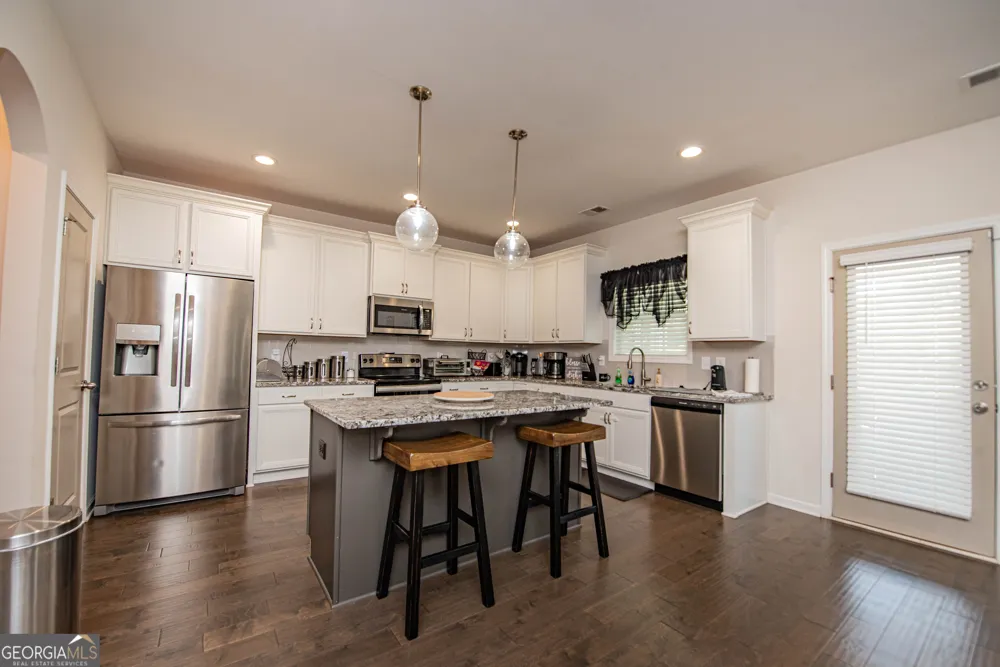 125 Amberley CT Kathleen, GA 31047