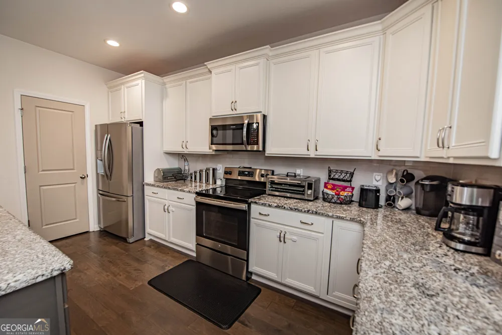 125 Amberley CT Kathleen, GA 31047