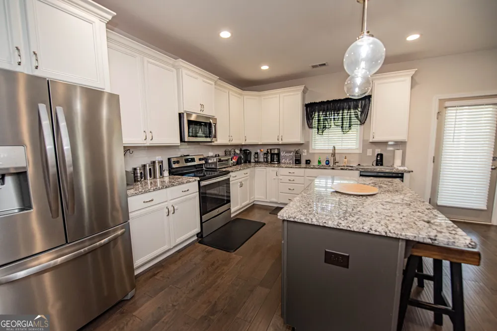125 Amberley CT Kathleen, GA 31047
