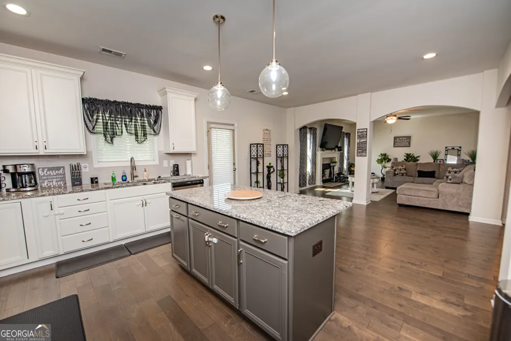 125 Amberley CT Kathleen, GA 31047