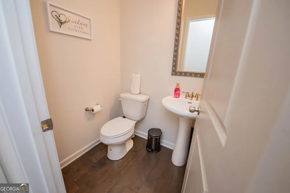 125 Amberley CT Kathleen, GA 31047