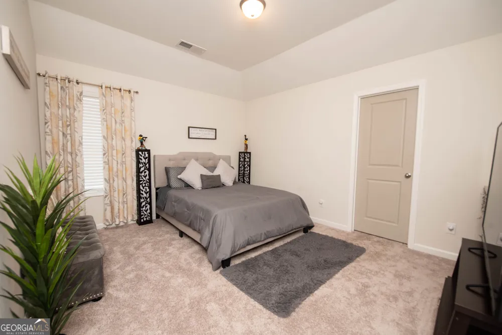 125 Amberley CT Kathleen, GA 31047
