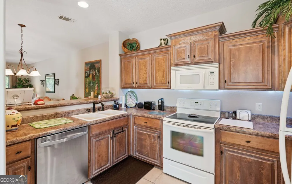 152 Villa RD Brunswick, GA 31525