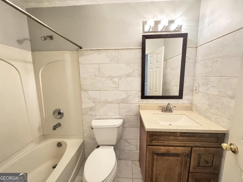 3686 Lantern Walk LN Scottdale, GA 30079