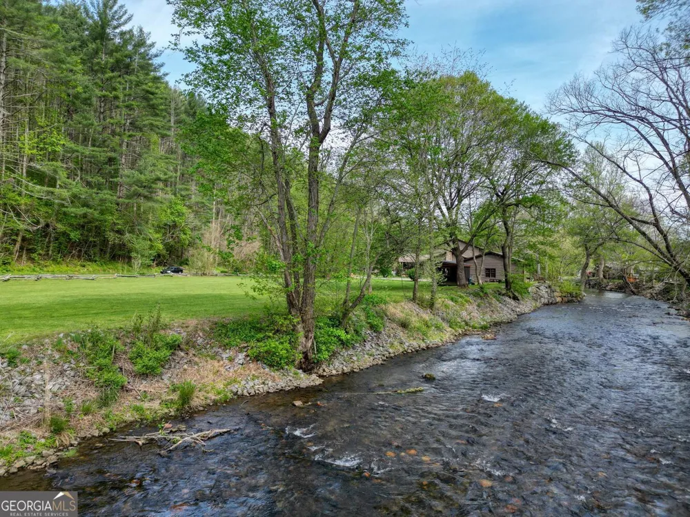 1908 Riverside DR Hiawassee, GA 30546