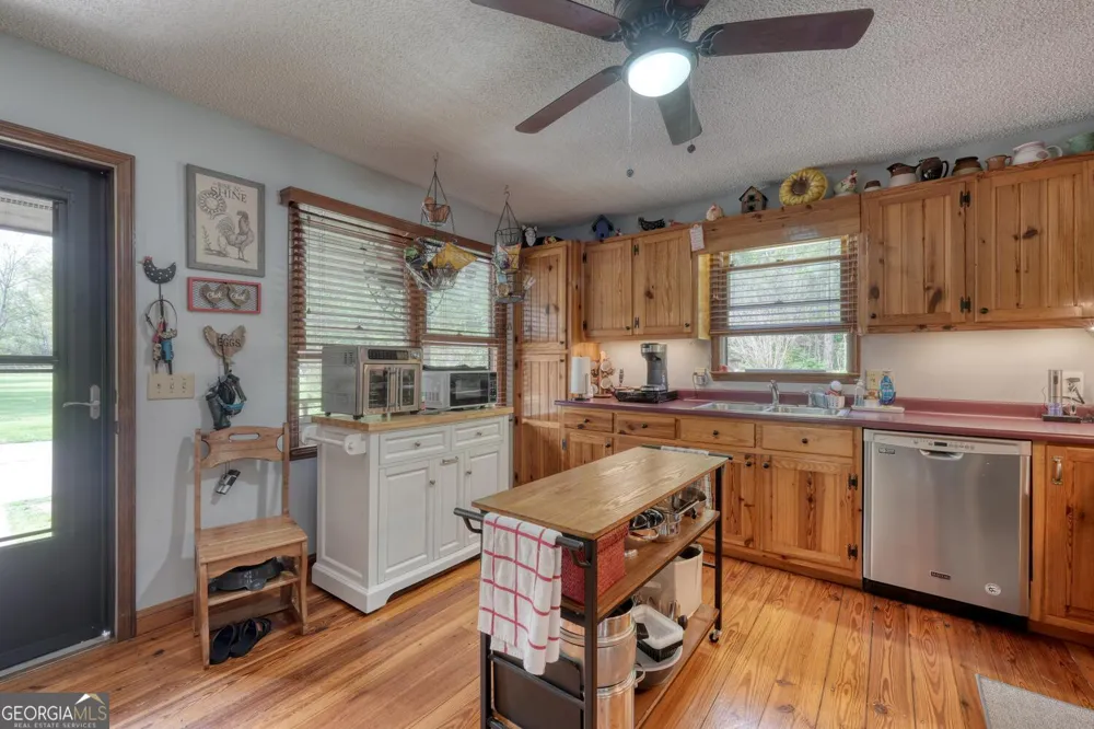 1908 Riverside DR Hiawassee, GA 30546