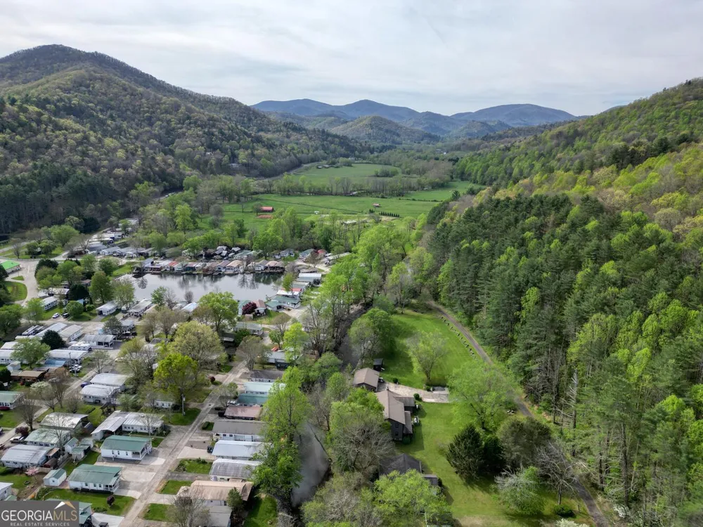 1908 Riverside DR Hiawassee, GA 30546