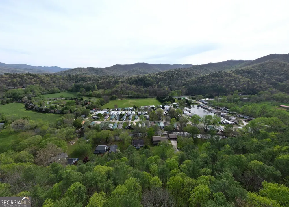 1908 Riverside DR Hiawassee, GA 30546