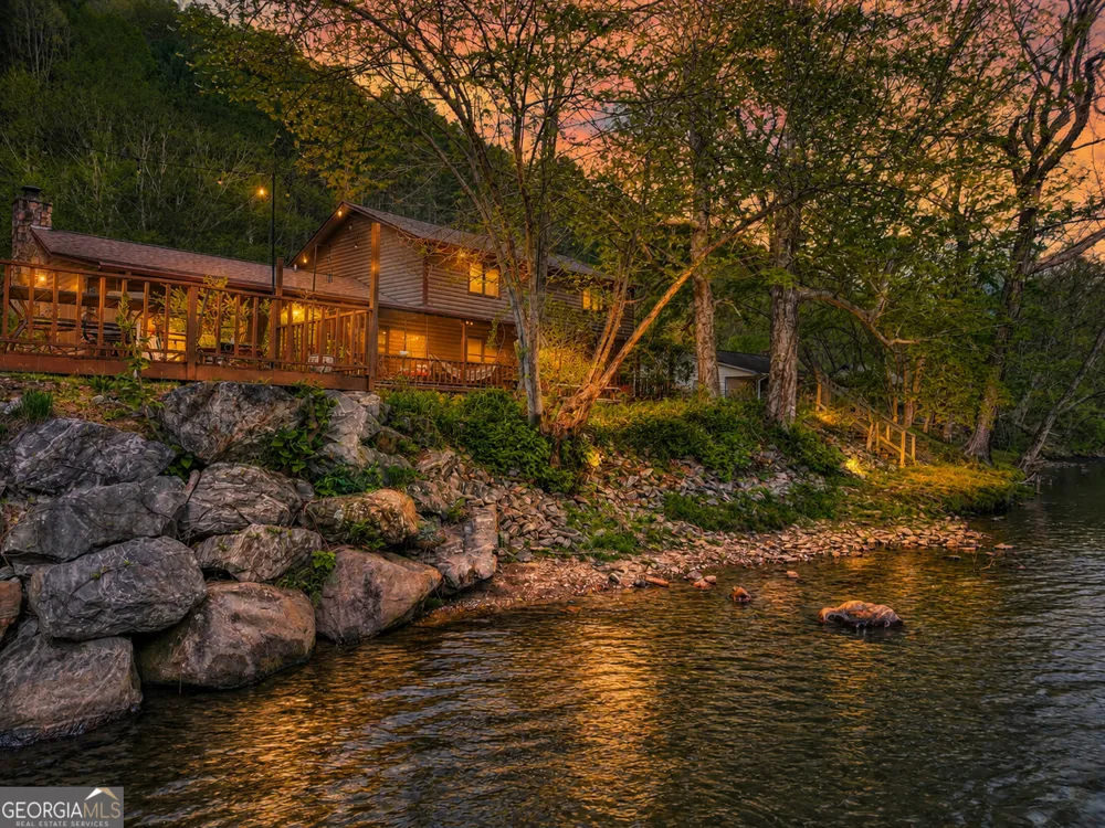1908 Riverside DR Hiawassee, GA 30546