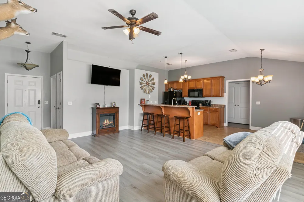 472 Hawks Landing DR Waynesville, GA 31566