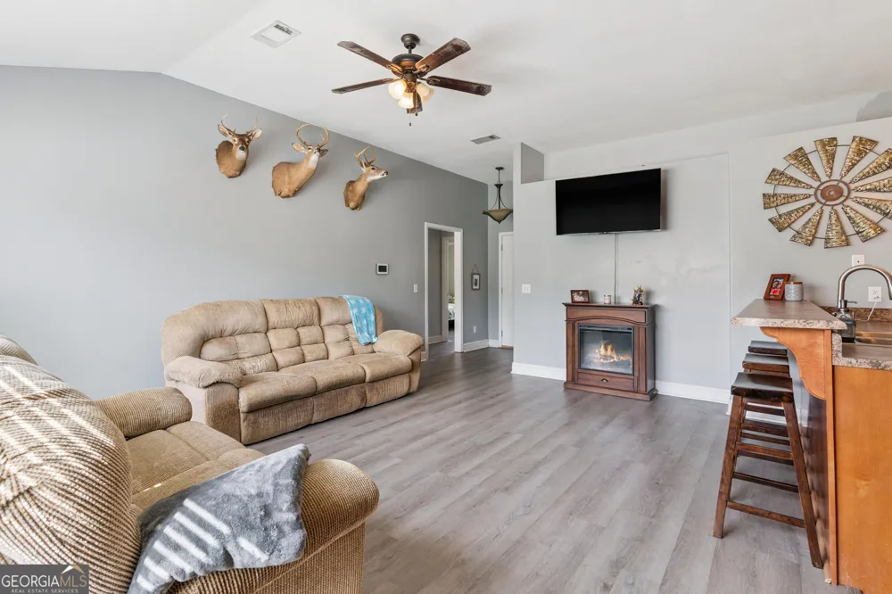 472 Hawks Landing DR Waynesville, GA 31566