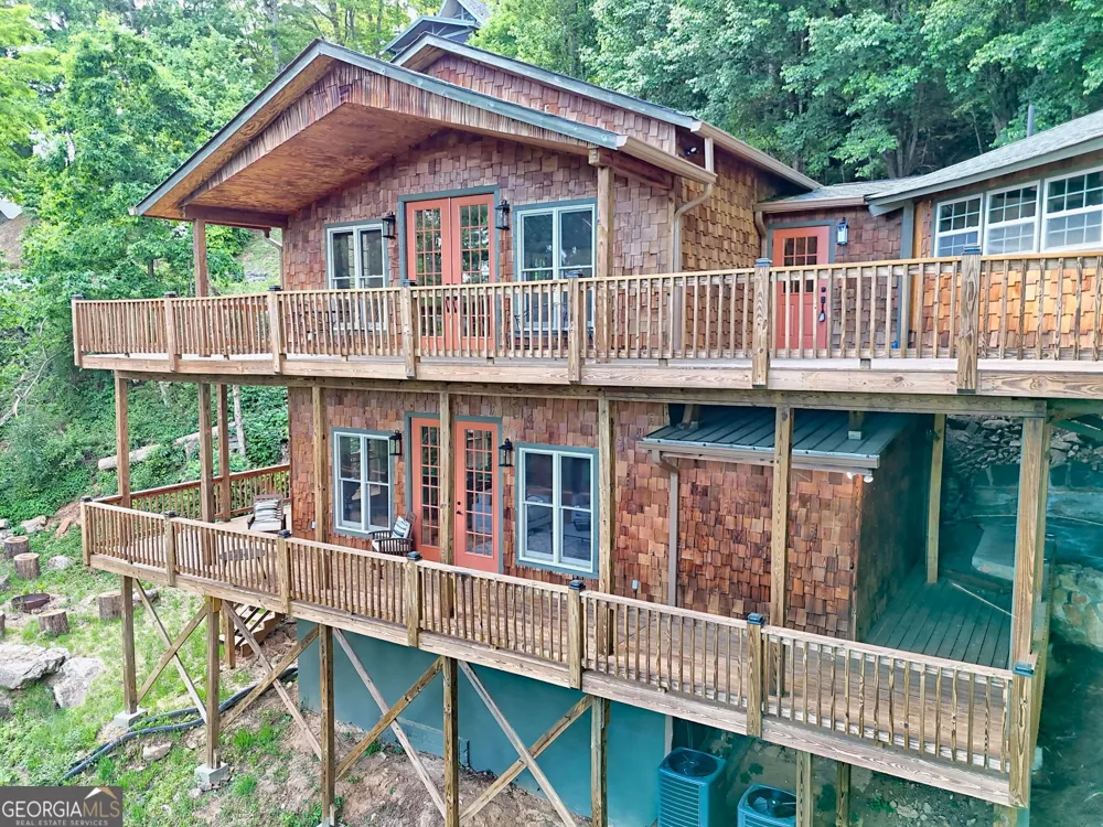 1085 Sky High DR Dillard, GA 30537