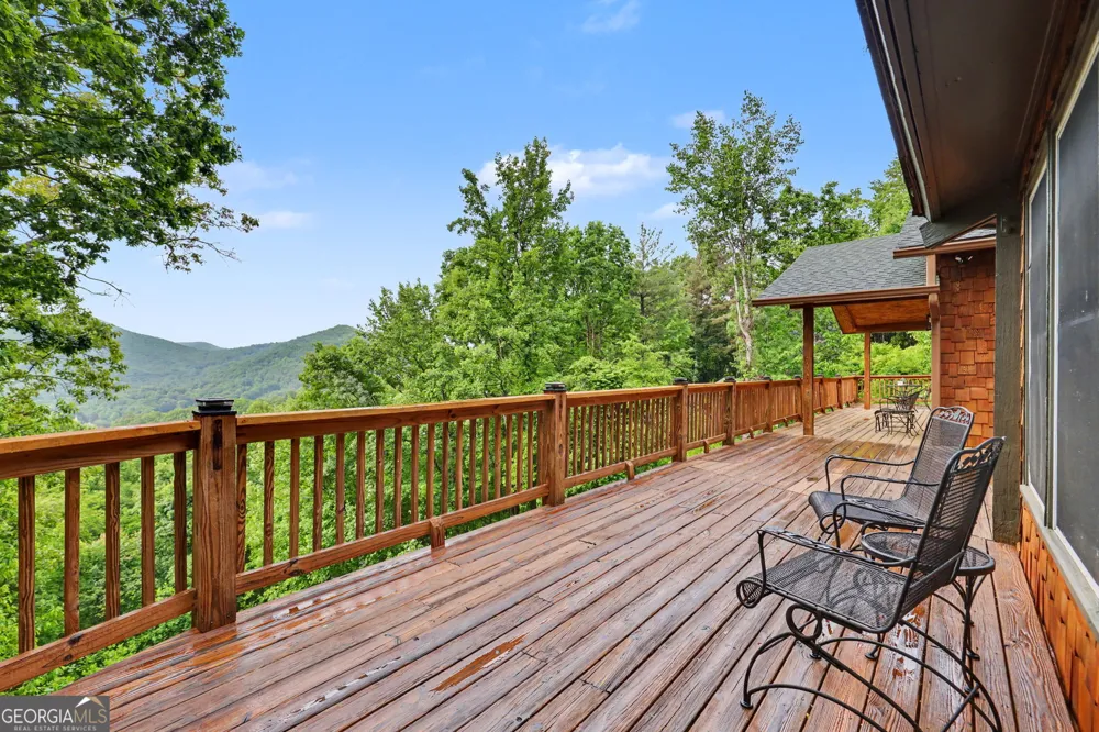 1085 Sky High DR Dillard, GA 30537