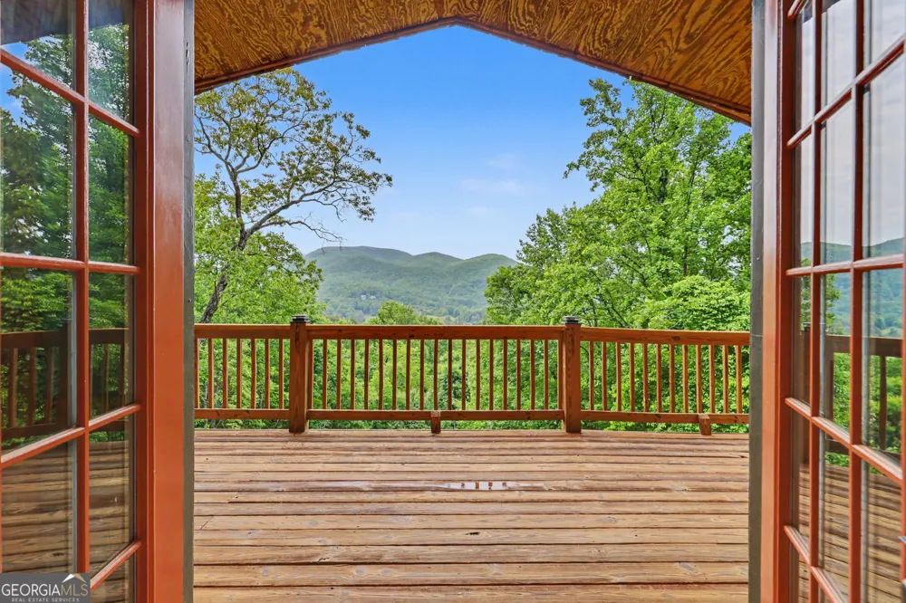 1085 Sky High DR Dillard, GA 30537