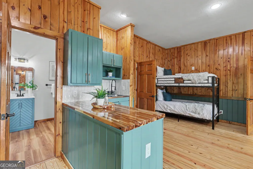 1085 Sky High DR Dillard, GA 30537