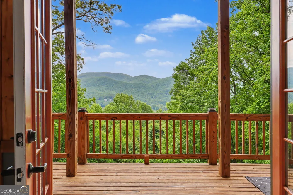 1085 Sky High DR Dillard, GA 30537