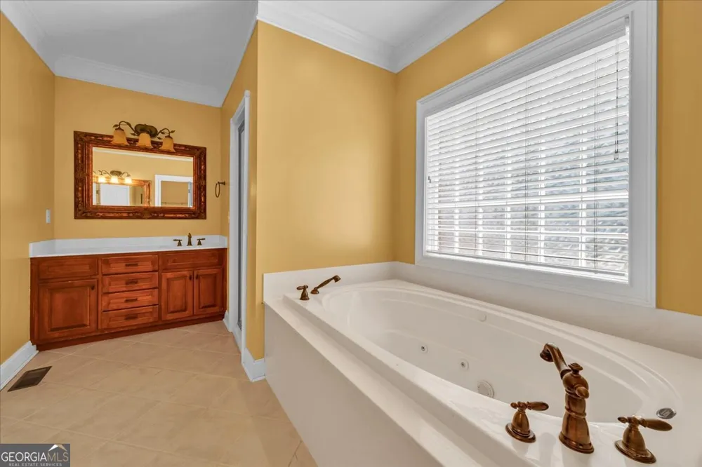 213 Sabre DR Bonaire, GA 31005