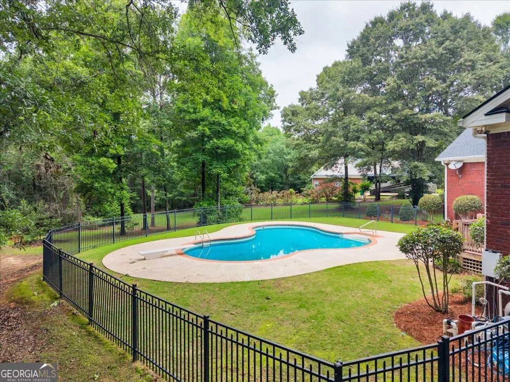 213 Sabre DR Bonaire, GA 31005