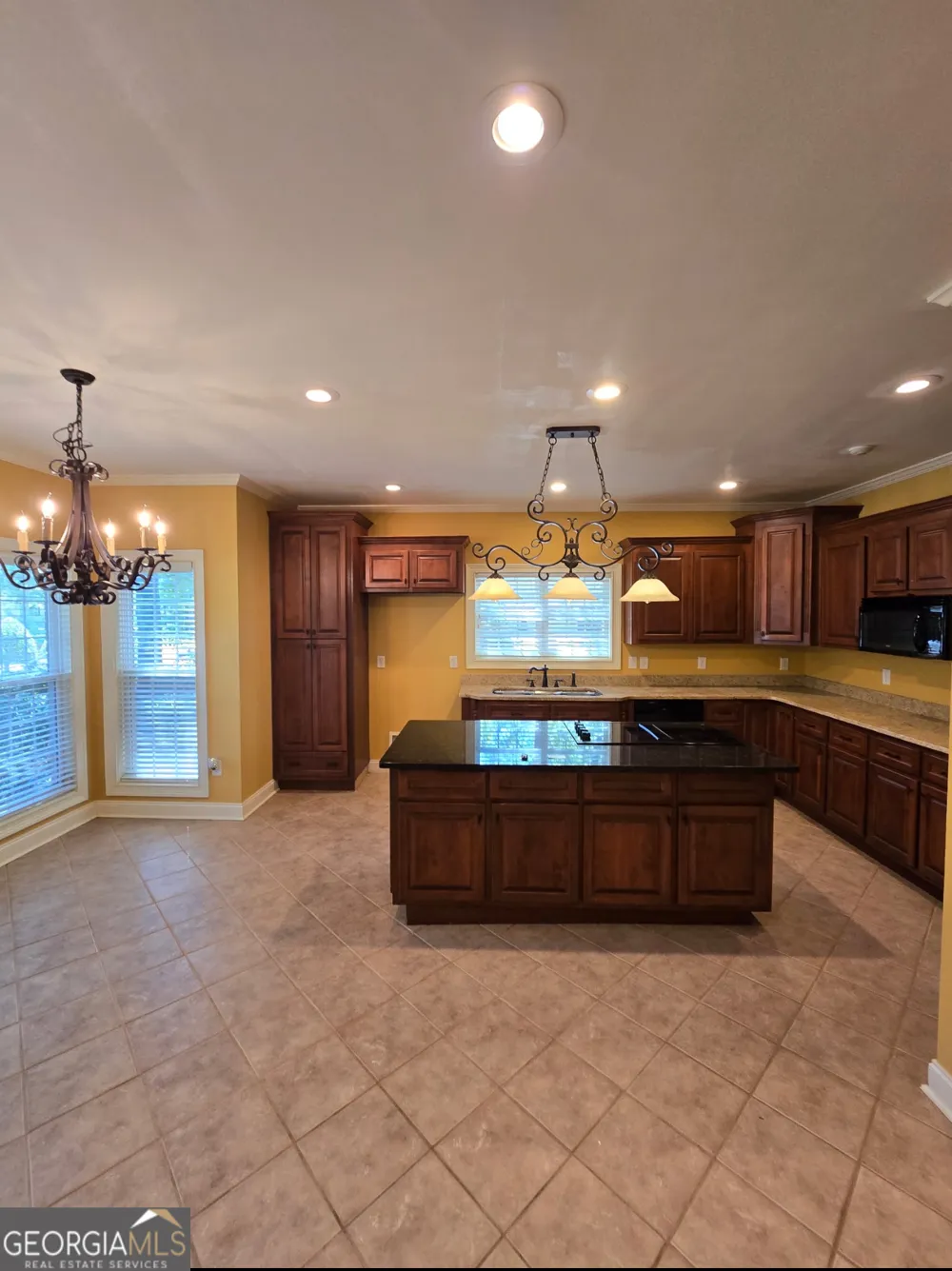 213 Sabre DR Bonaire, GA 31005
