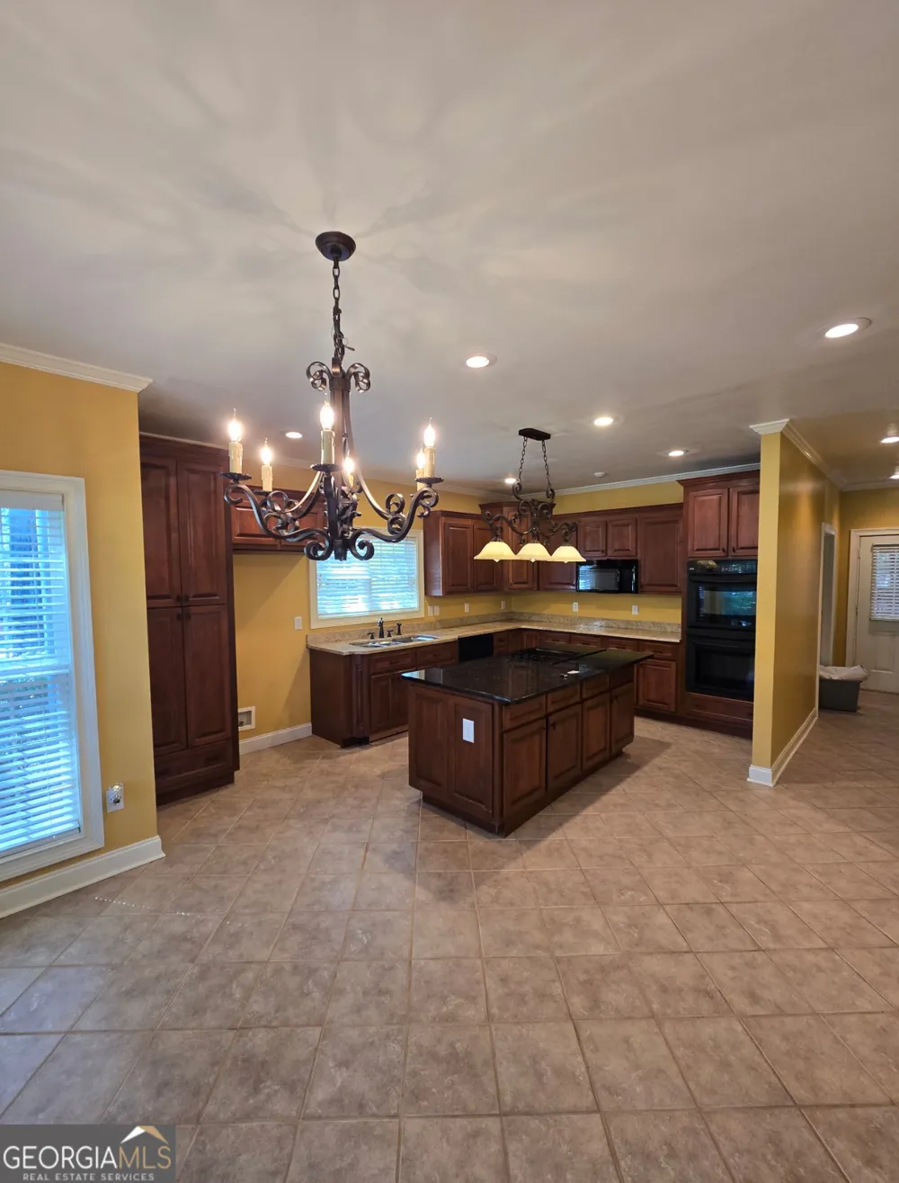 213 Sabre DR Bonaire, GA 31005