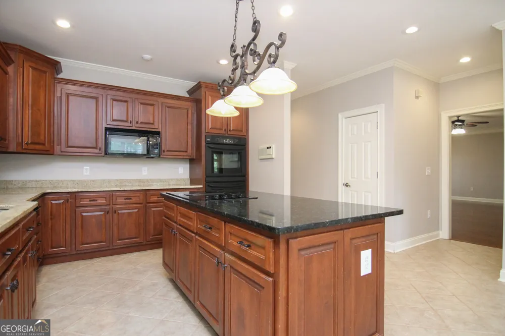 213 Sabre DR Bonaire, GA 31005