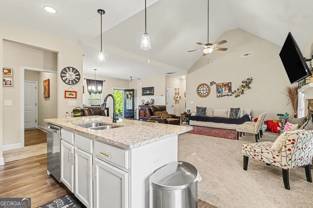 5955 Crowley DR Douglasville, GA 30135