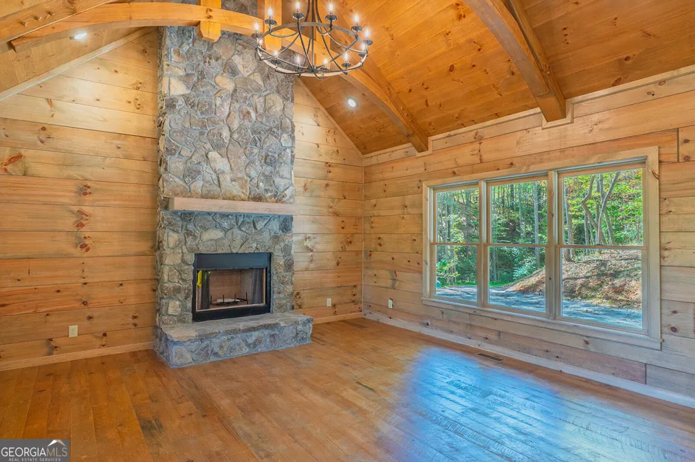 85 Moreland TRL Cherry Log, GA 30522