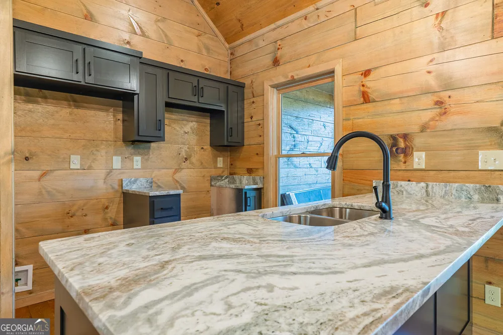 85 Moreland TRL Cherry Log, GA 30522