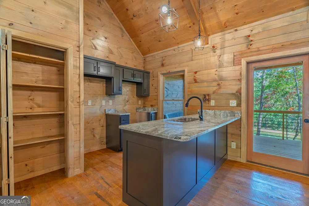 85 Moreland TRL Cherry Log, GA 30522
