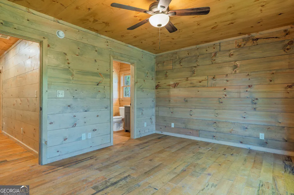 85 Moreland TRL Cherry Log, GA 30522