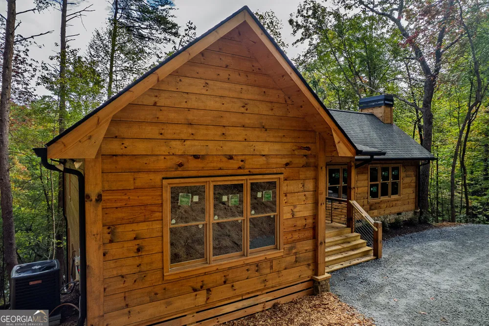 85 Moreland TRL Cherry Log, GA 30522