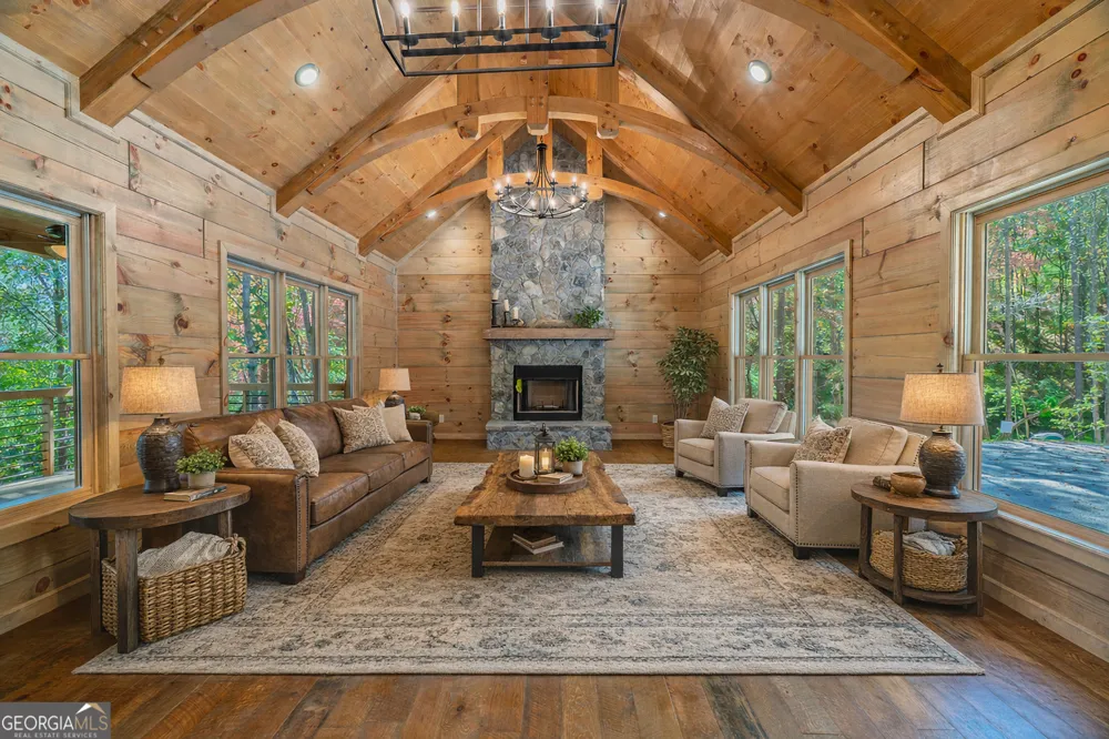 85 Moreland TRL Cherry Log, GA 30522