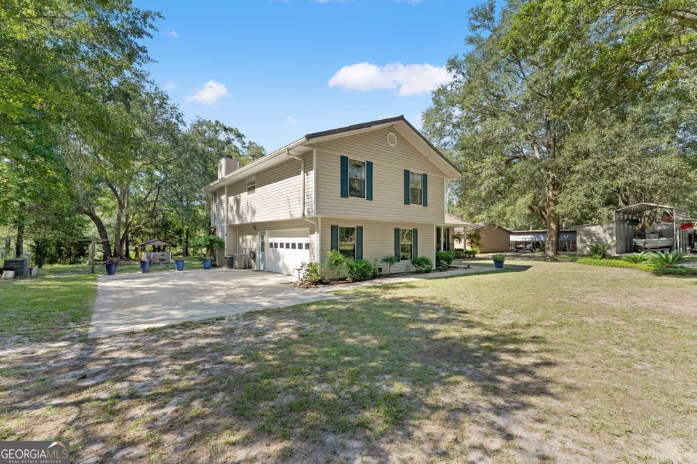323 St Marys River Bluff RD St. George, GA 31562
