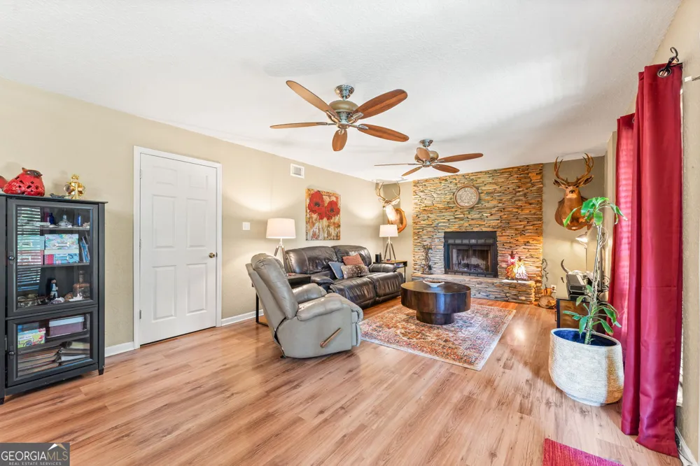 323 St Marys River Bluff RD St. George, GA 31562