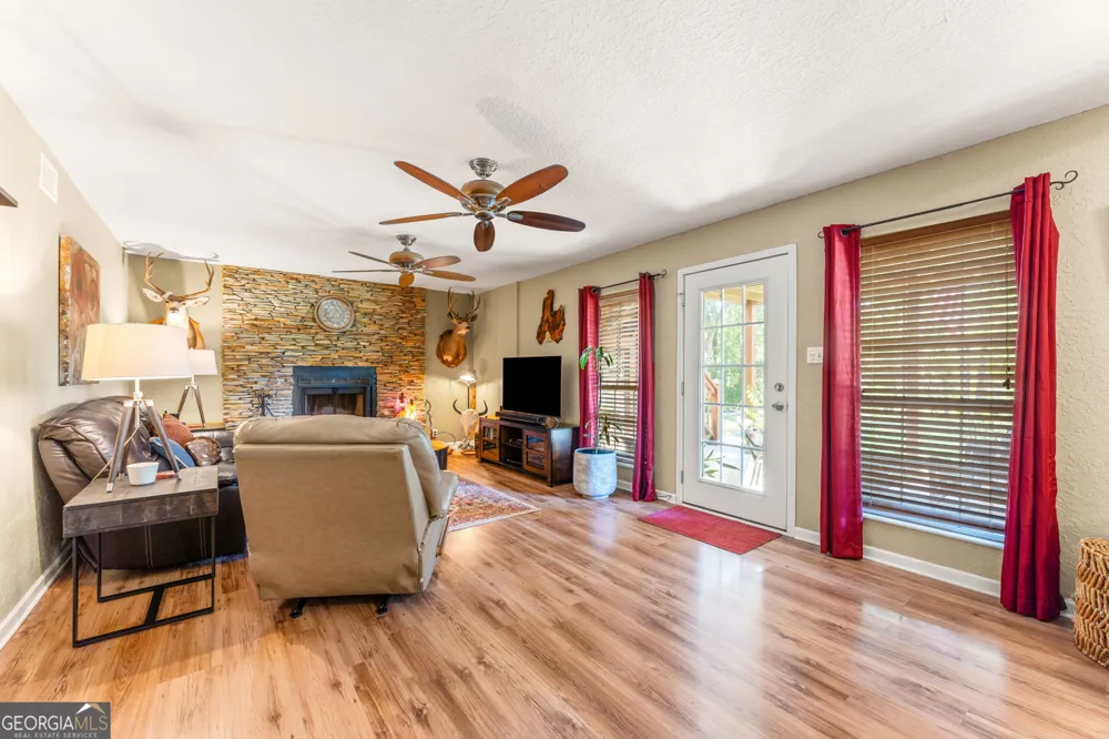 323 St Marys River Bluff RD St. George, GA 31562